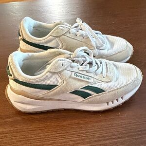 Reebok White Sneakers with Green Stripe Accent size 9